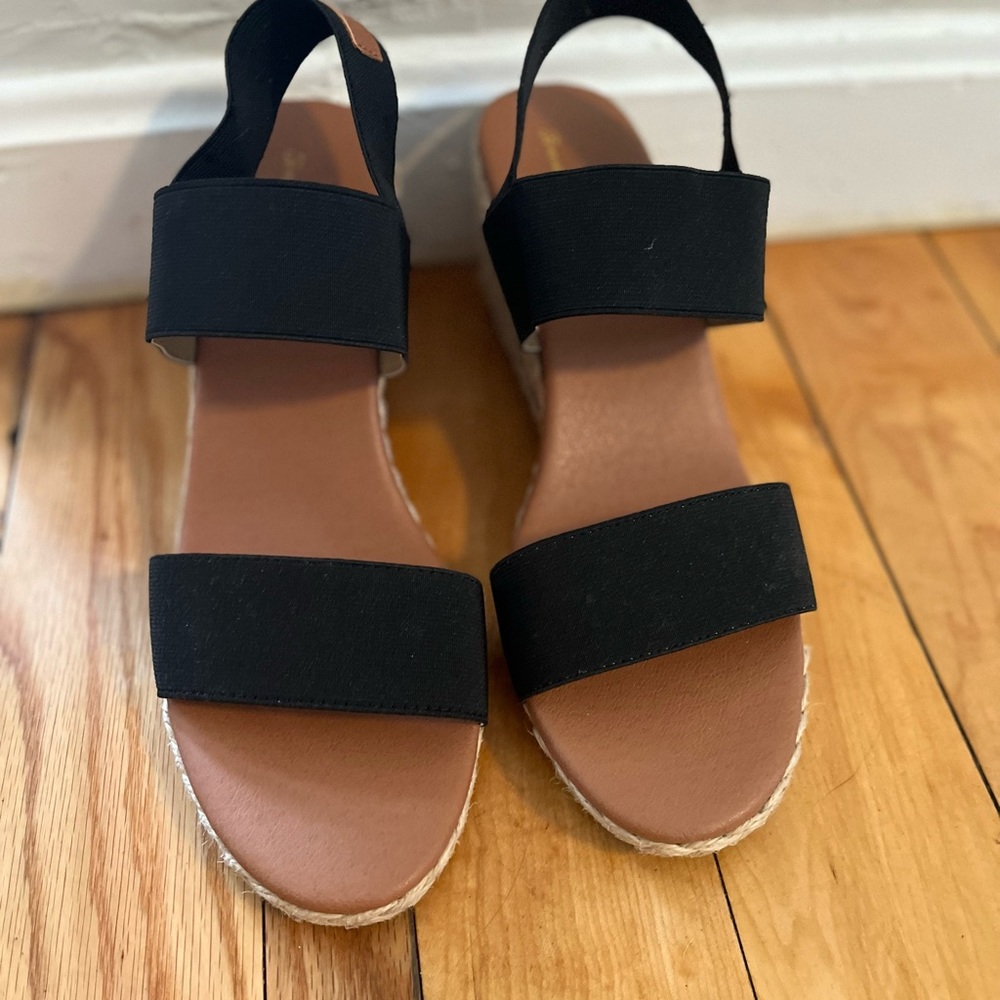 Tommy Bahama Wedge Sandals Size 10